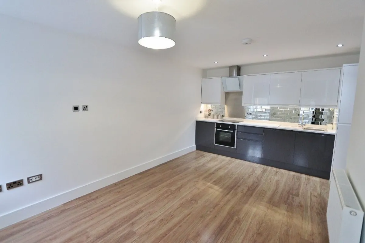 Mercury Gardens, Romford, Romford, RM1 3FB, photo 2