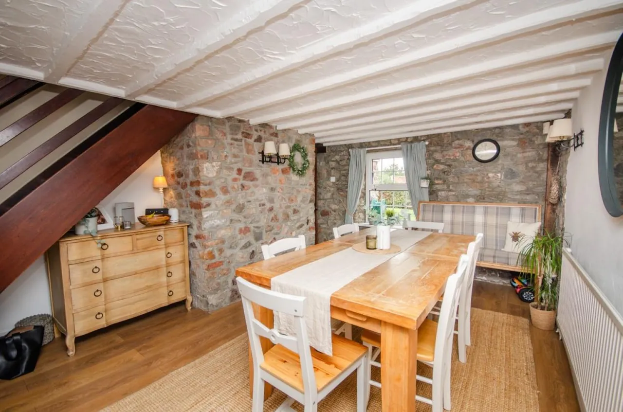 Siston Common, Siston, BS15, photo 9