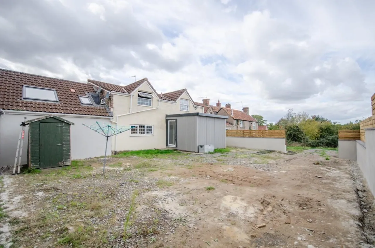 Siston Common, Siston, BS15, photo 18