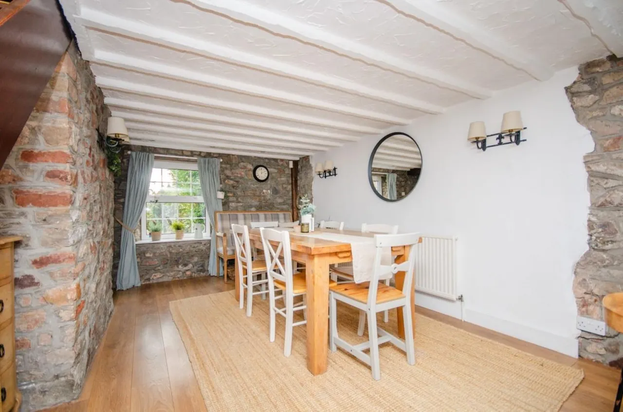 Siston Common, Siston, BS15, photo 5