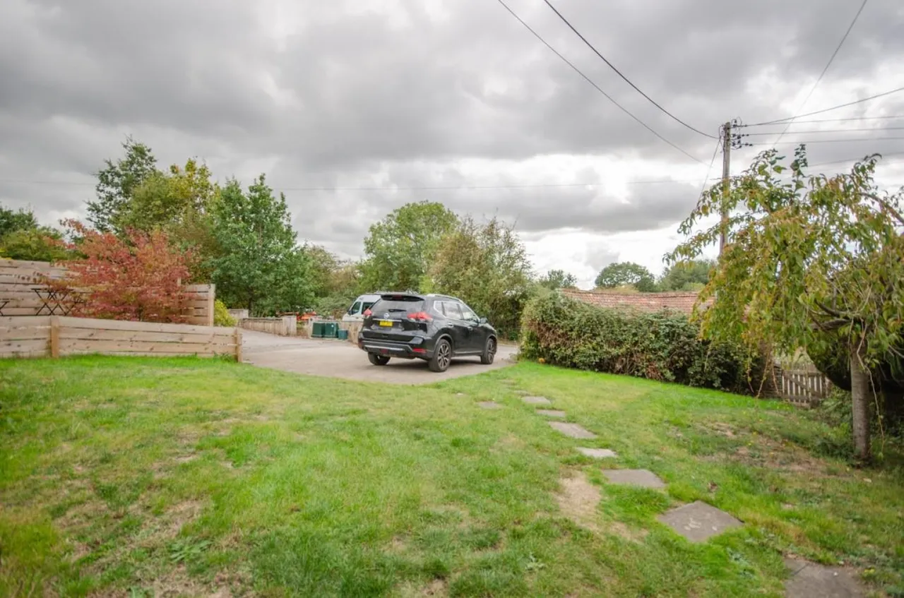 Siston Common, Siston, BS15, photo 21