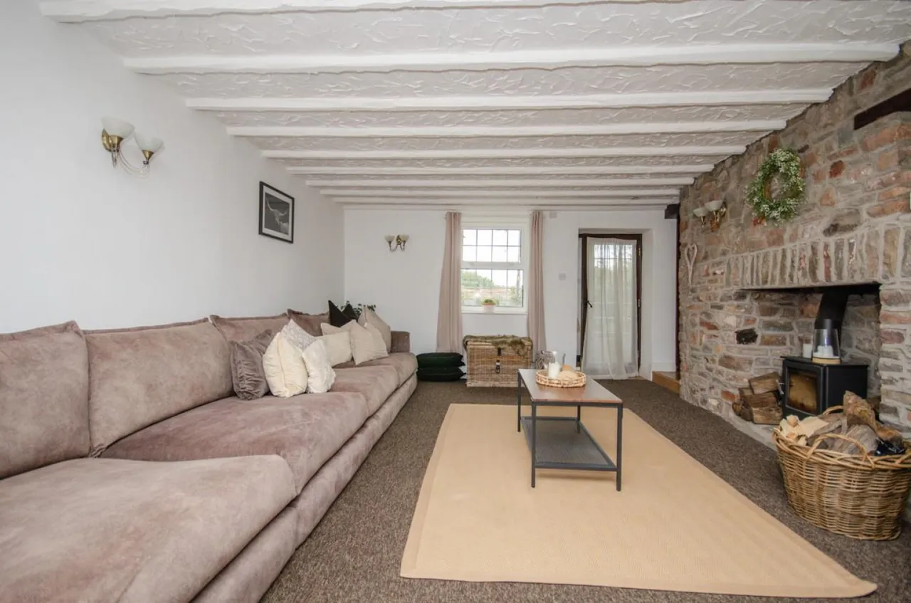 Siston Common, Siston, BS15, photo 7