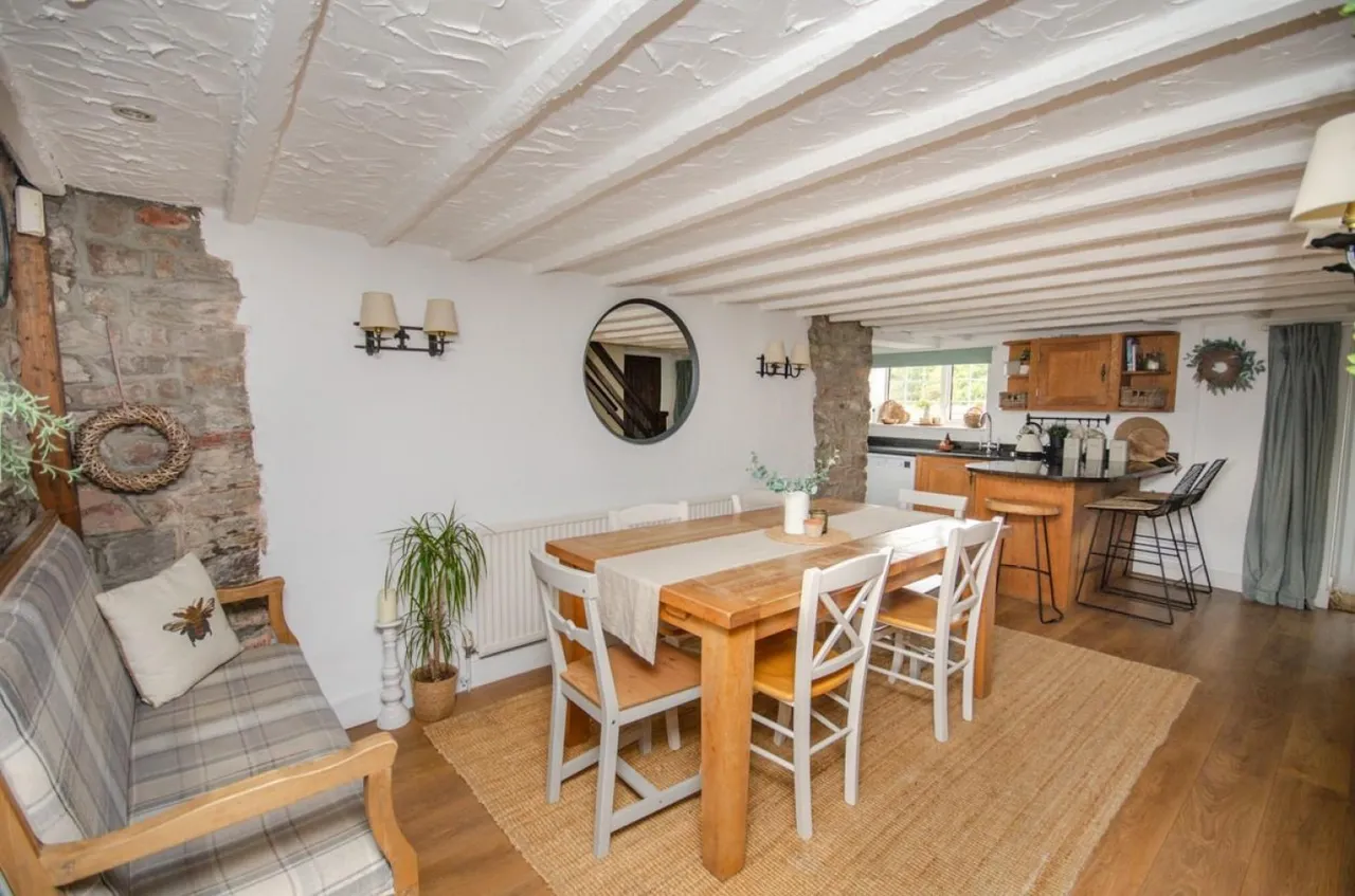 Siston Common, Siston, BS15, photo 3