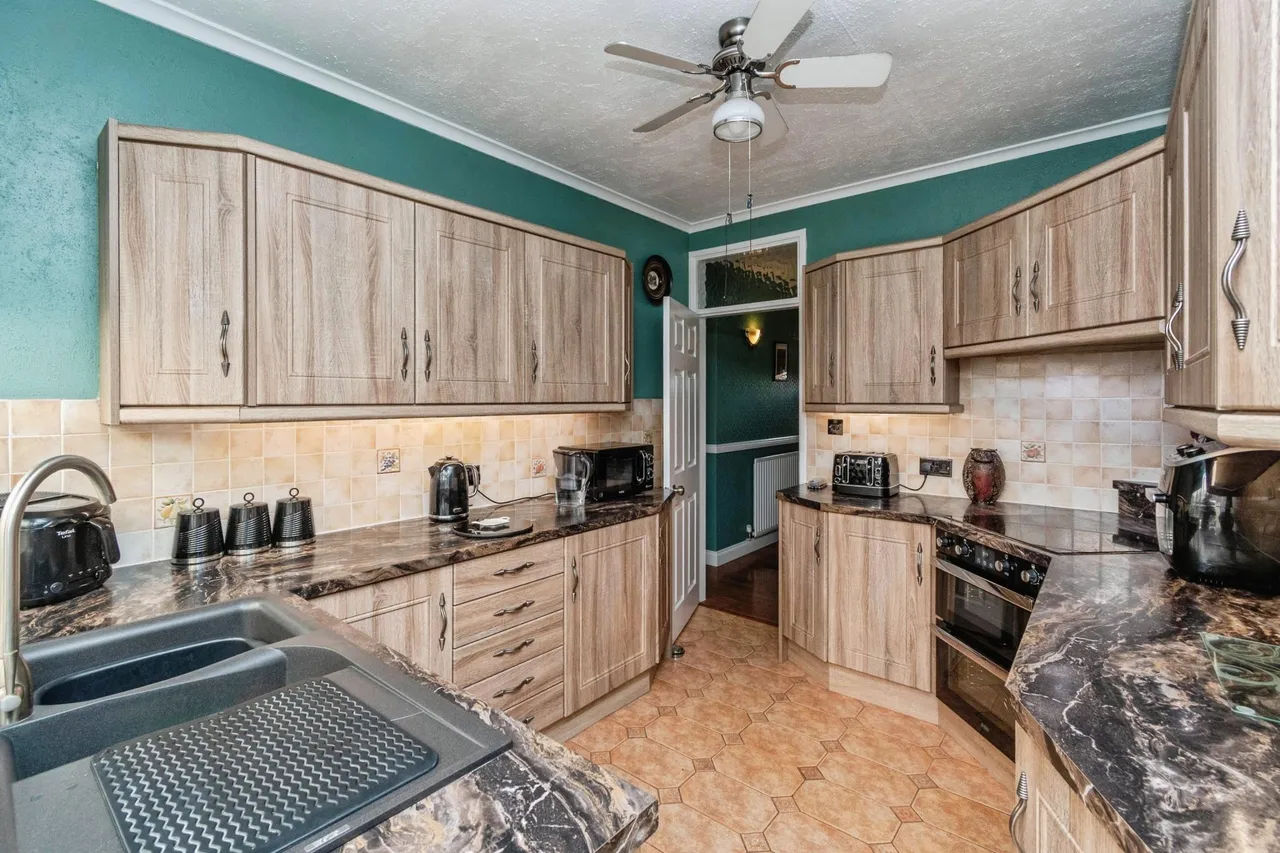 Queens Gardens, Netherton, DY2, photo 9