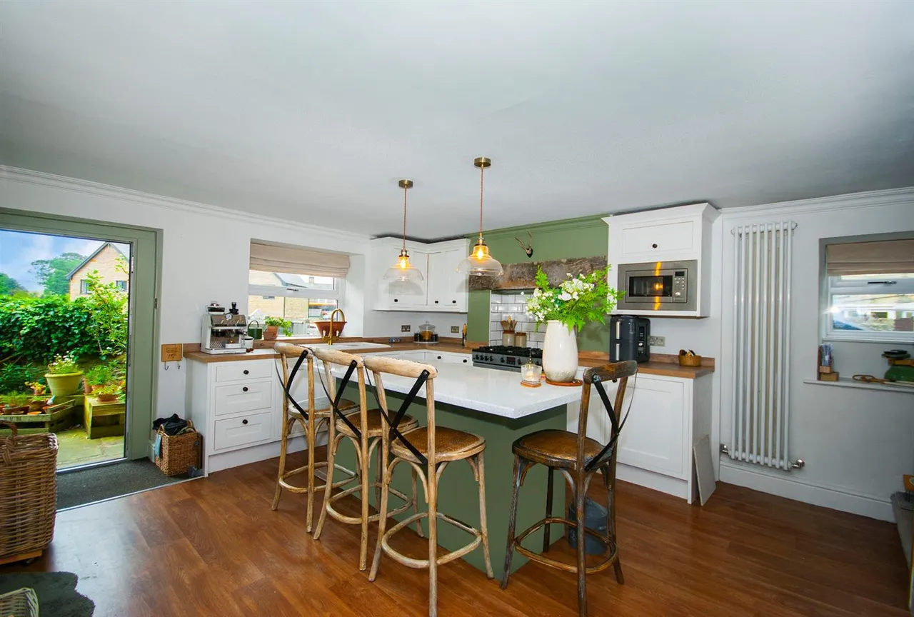 Mill Cottages, Salterforth, Lancashire, BB18 5TL, photo 2