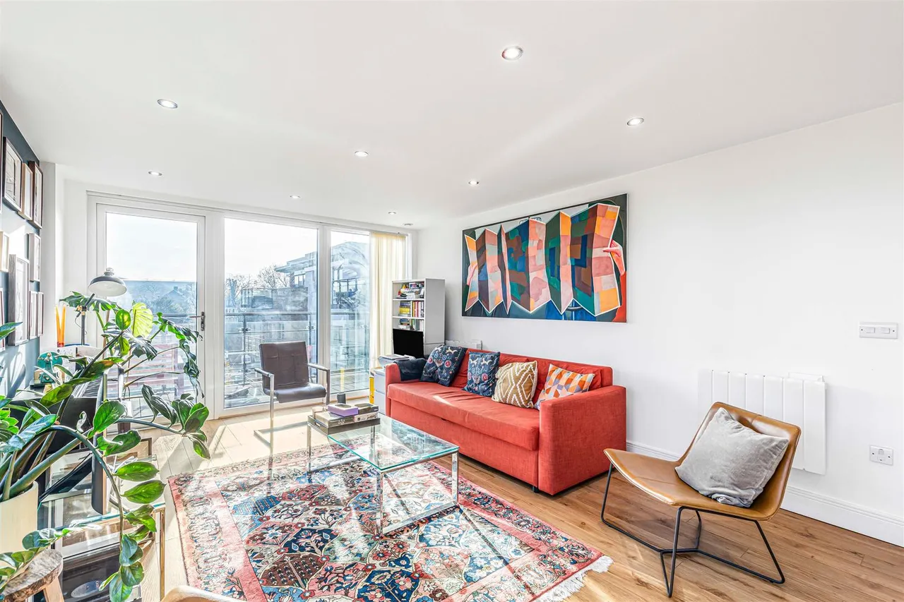 Roehampton Lane, London, SW15, photo 9