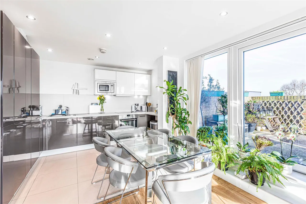 Roehampton Lane, London, SW15, photo 7