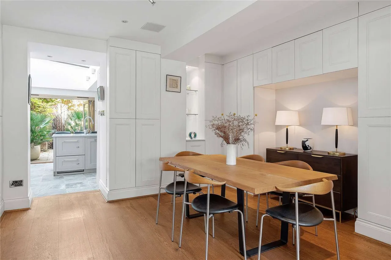 Gibson Square, Islington, London, N1 0RB, photo 10