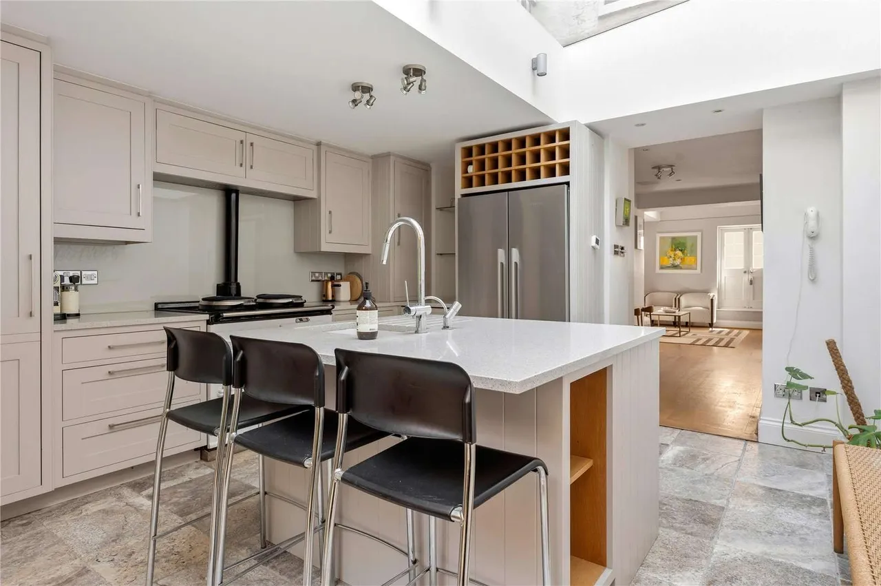 Gibson Square, Islington, London, N1 0RB, photo 9