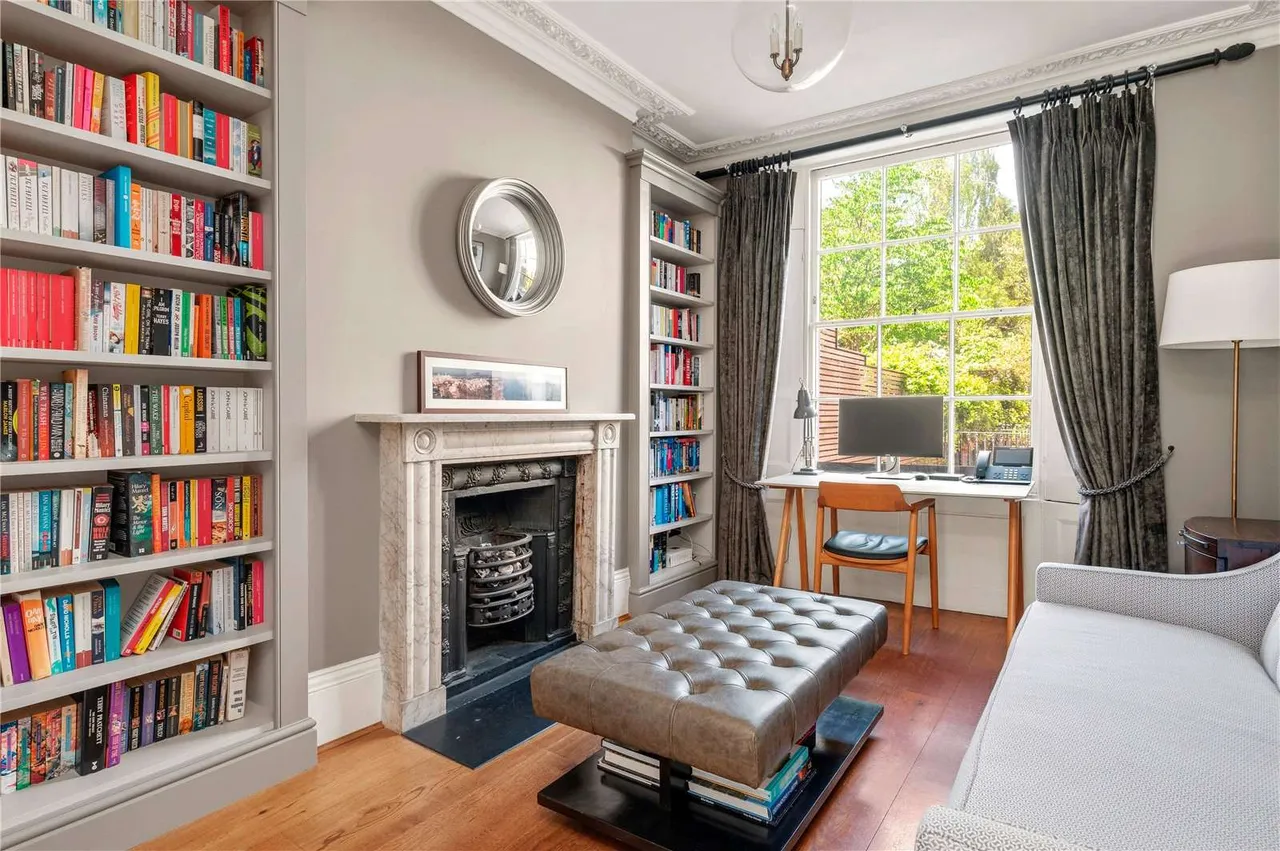 Gibson Square, Islington, London, N1 0RB, photo 2
