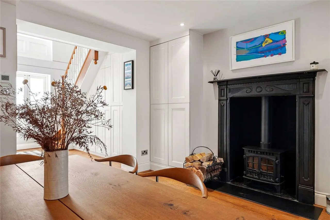 Gibson Square, Islington, London, N1 0RB, photo 11