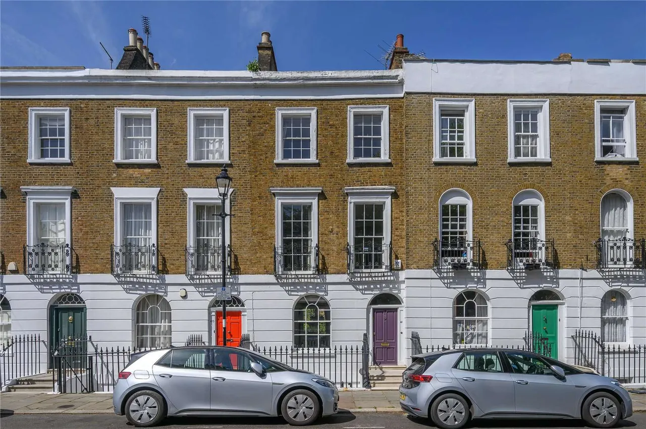 3 bed house for sale — Gibson Square, Islington, London, N1 0RB
