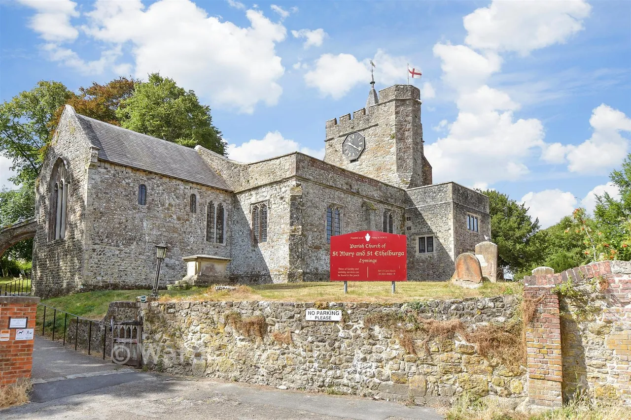 High Street, Lyminge, CT18, photo 9
