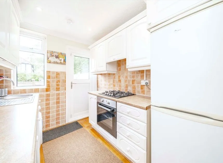 Lionel Road North, Brentford, TW8, photo 4
