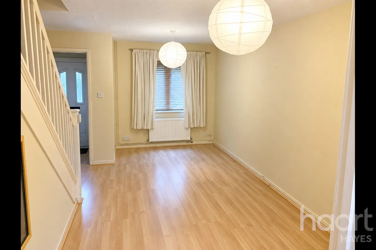 2 bed house to rent, Cubitt Square, UB2