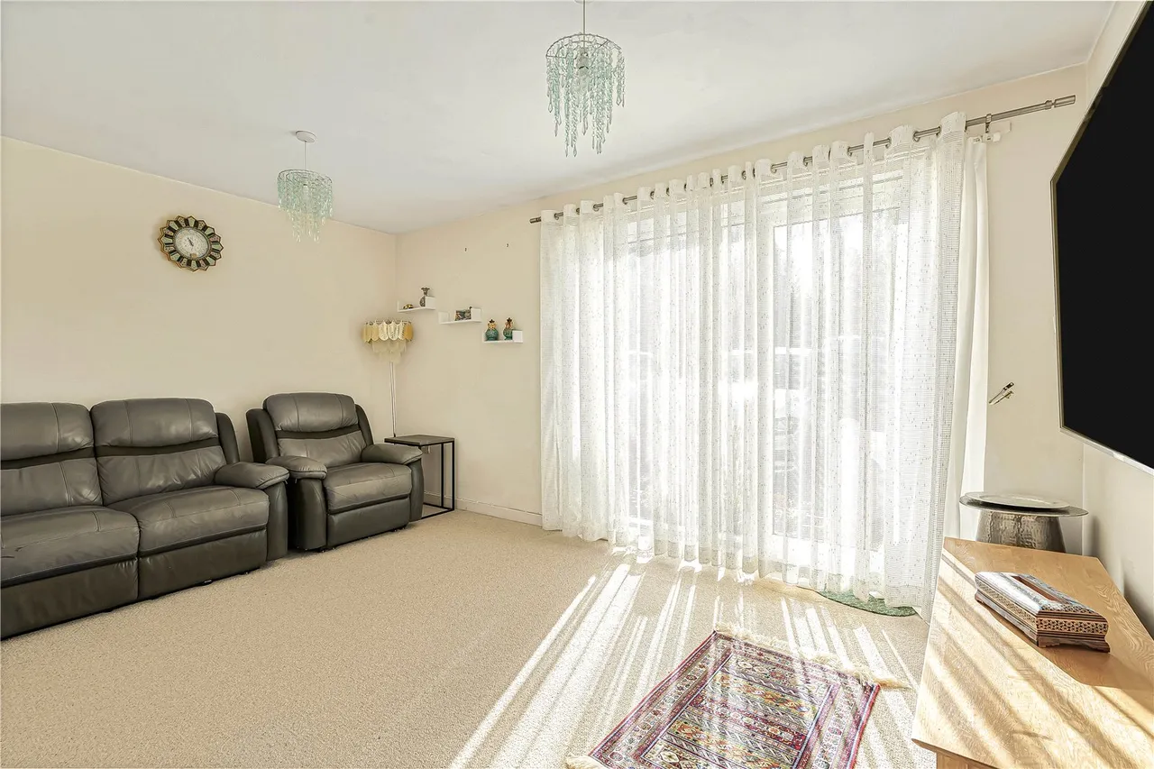Corfe Close, Whitton, TW4, photo 2