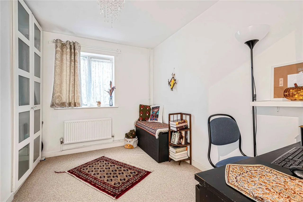 Corfe Close, Whitton, TW4, photo 9