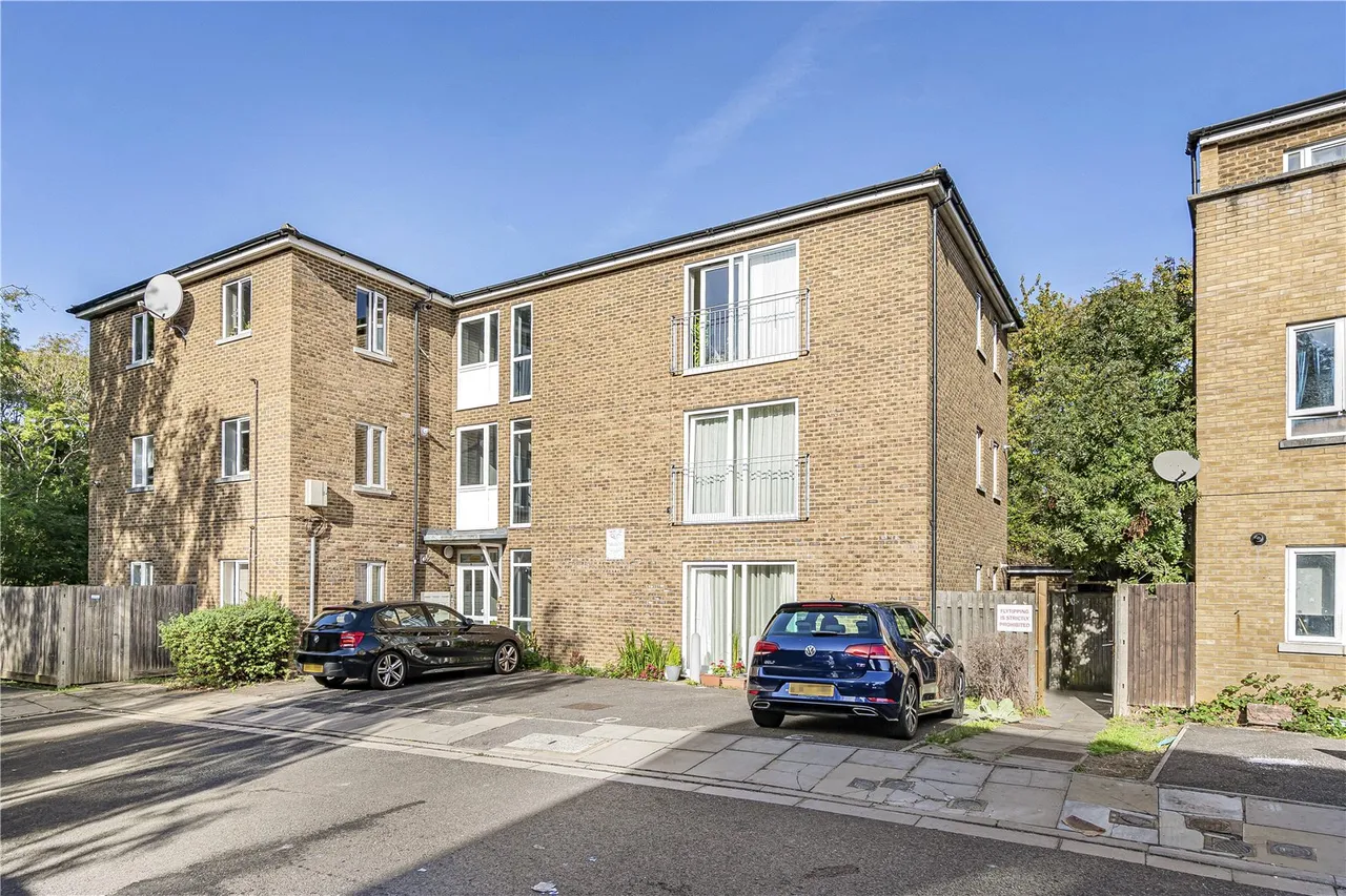 Corfe Close, Whitton, TW4, photo 13