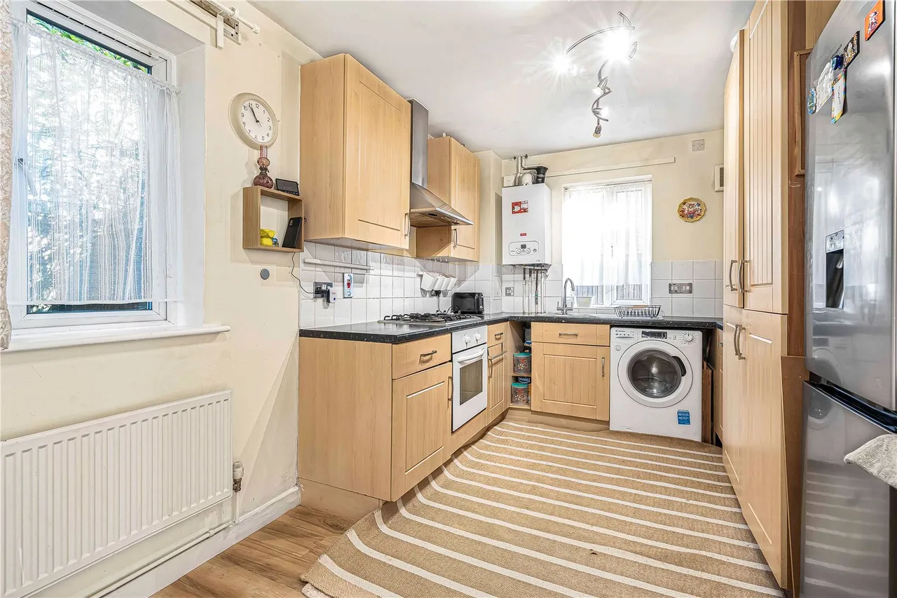 Corfe Close, Whitton, TW4, photo 3