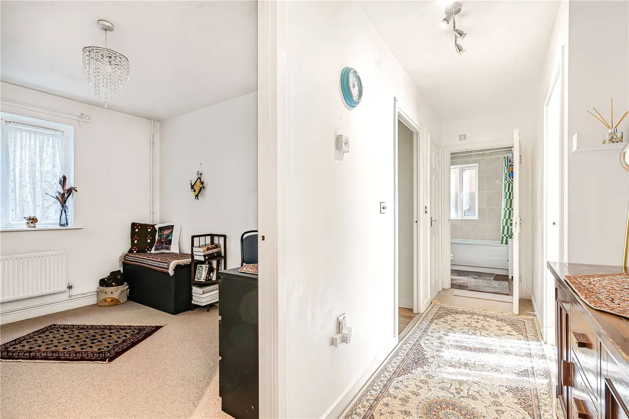 Corfe Close, Whitton, TW4, photo 10