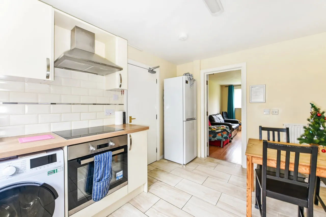 Thurmond Crescent, Stanmore, photo 3