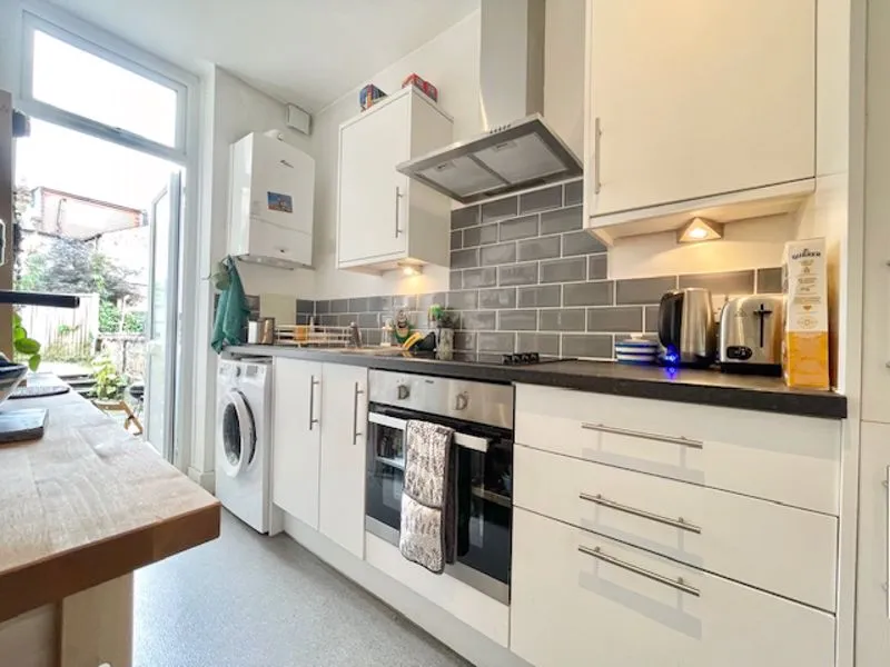 Fenwick Road, London SE15 4HS, photo 2