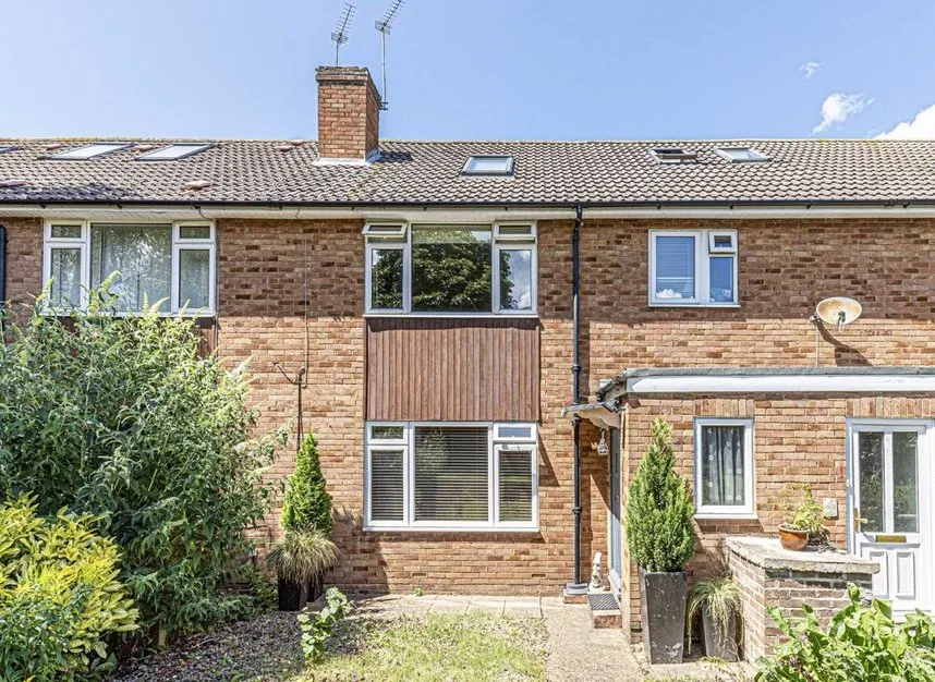 1 bed flat for sale — Cranmer Court, Hampton, TW12