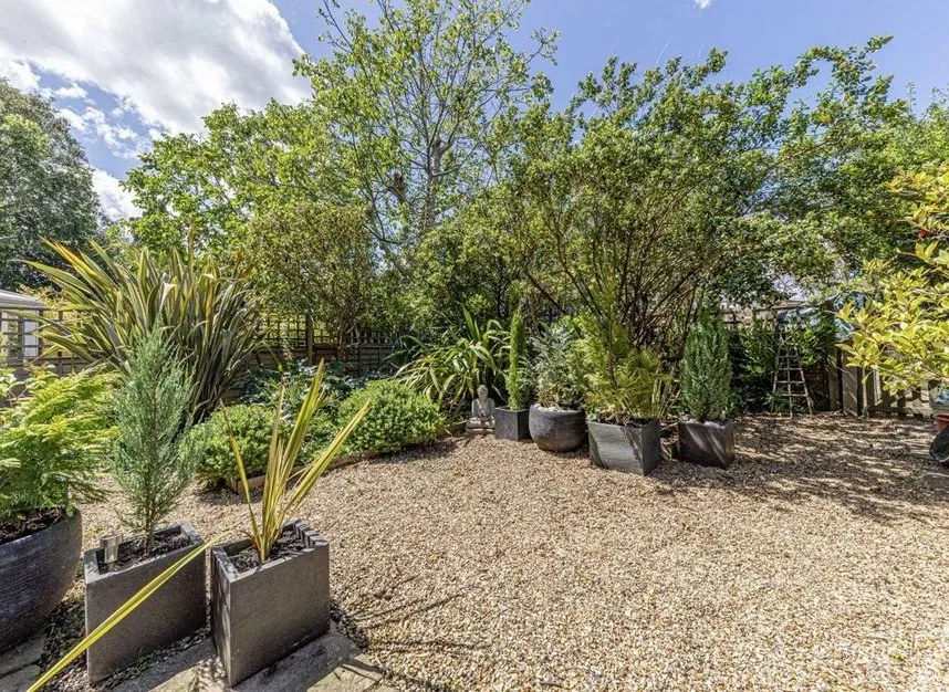 Cranmer Court, Hampton, TW12, photo 6