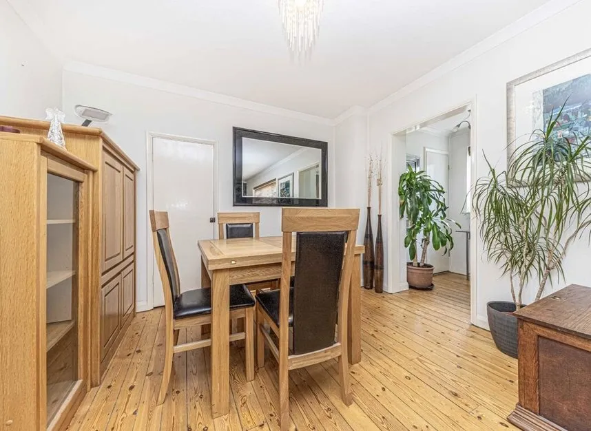 Cranmer Court, Hampton, TW12, photo 3