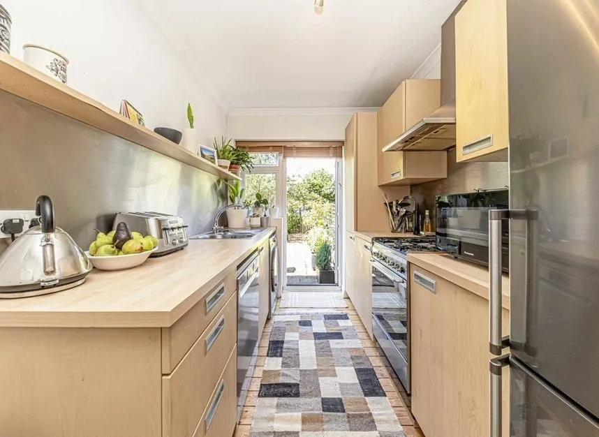 Cranmer Court, Hampton, TW12, photo 4