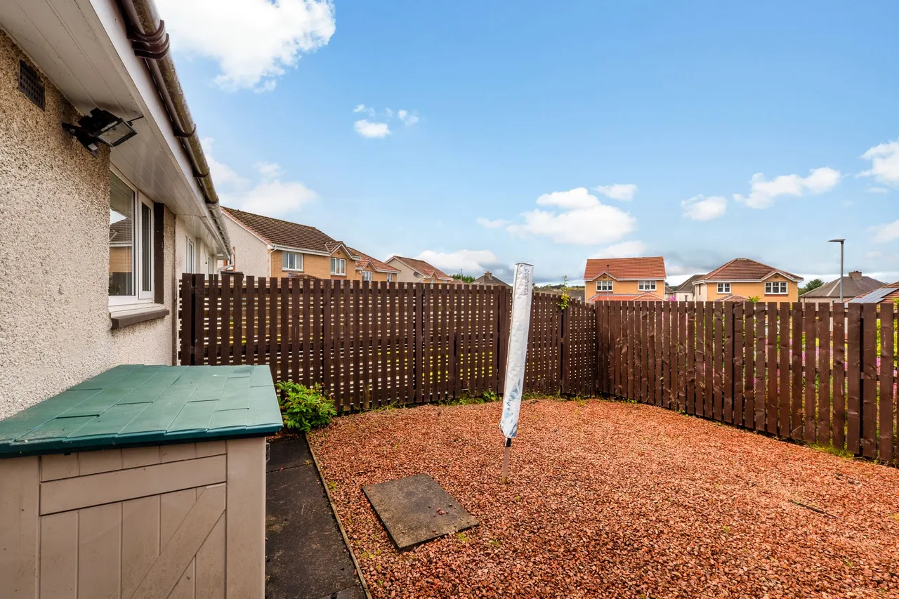 Livingstone Quadrant, Shotts, photo 15