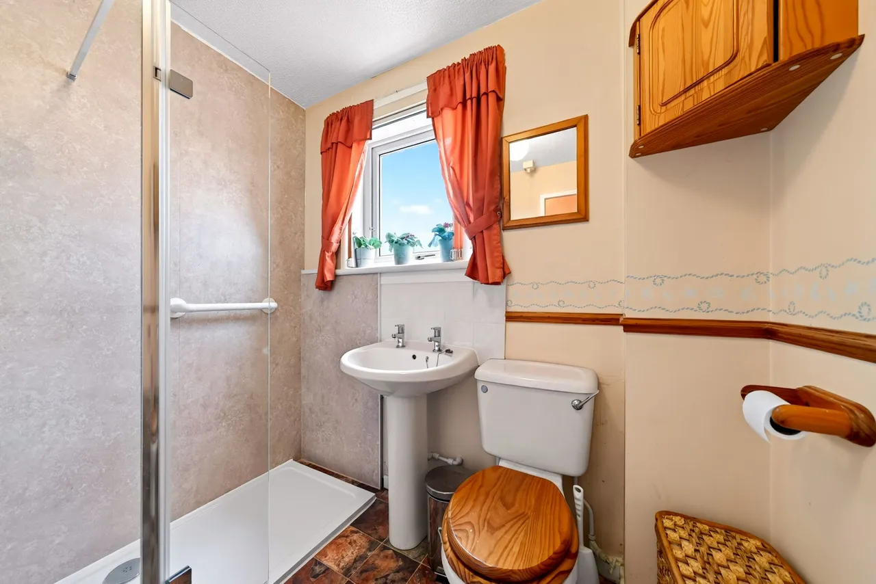 Livingstone Quadrant, Shotts, photo 11
