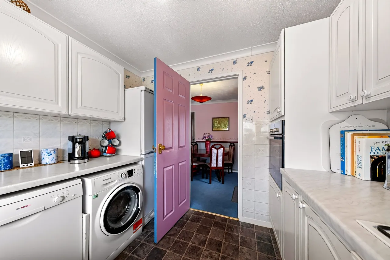 Livingstone Quadrant, Shotts, photo 6