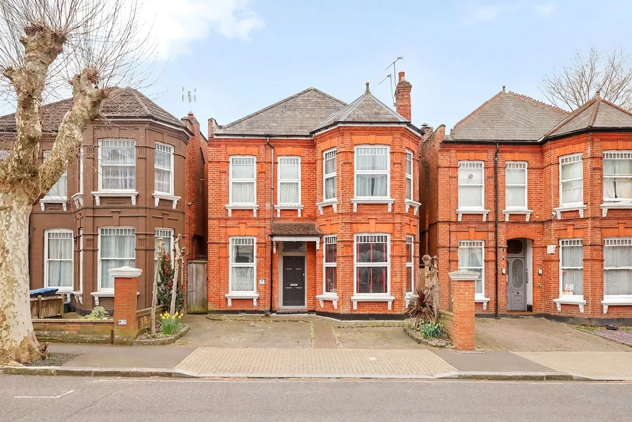 Anson Road, London, NW2, photo 3