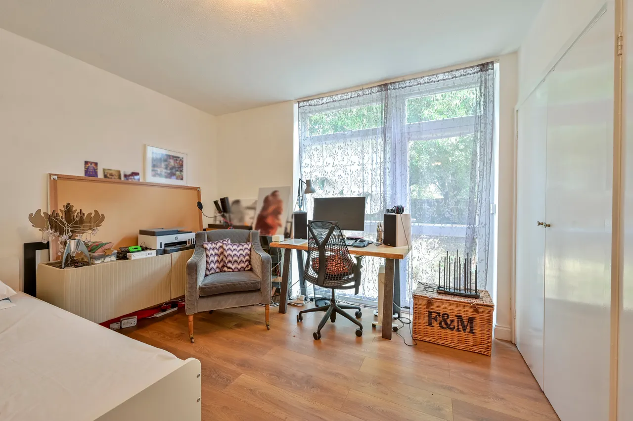 14 Levana Close, London, photo 8