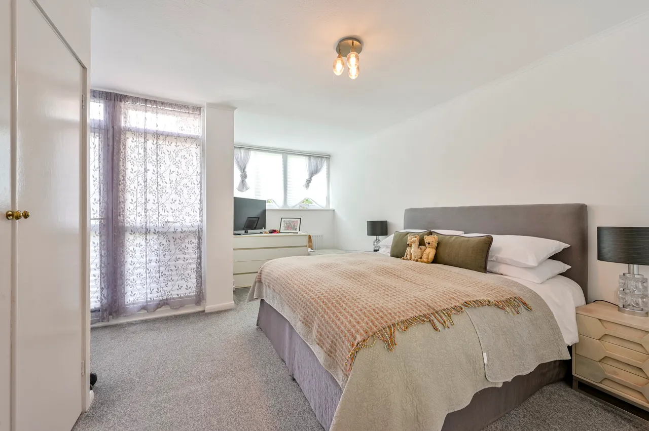 14 Levana Close, London, photo 7
