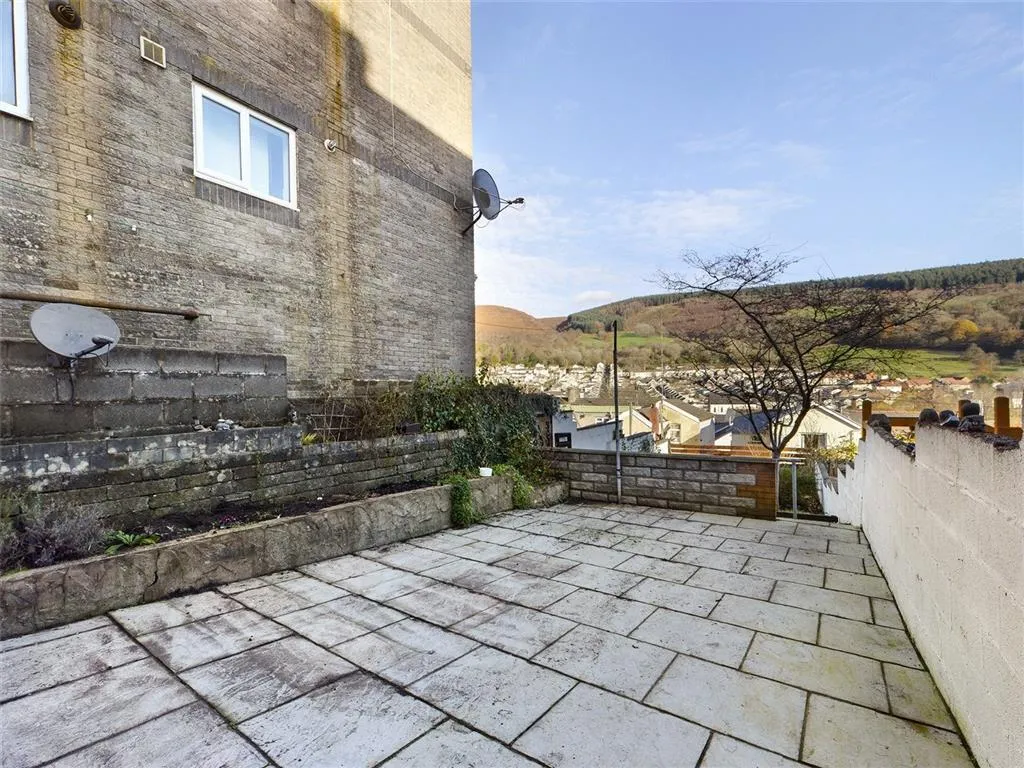 High Street, Rhondda Cynon Taf, CF45, photo 4