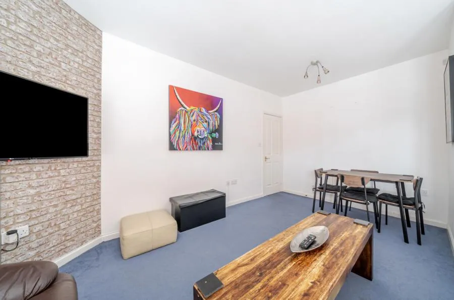 Thomas Brassey Close, Hoole, CH2, photo 3