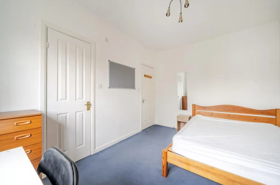Thomas Brassey Close, Hoole, CH2, photo 9