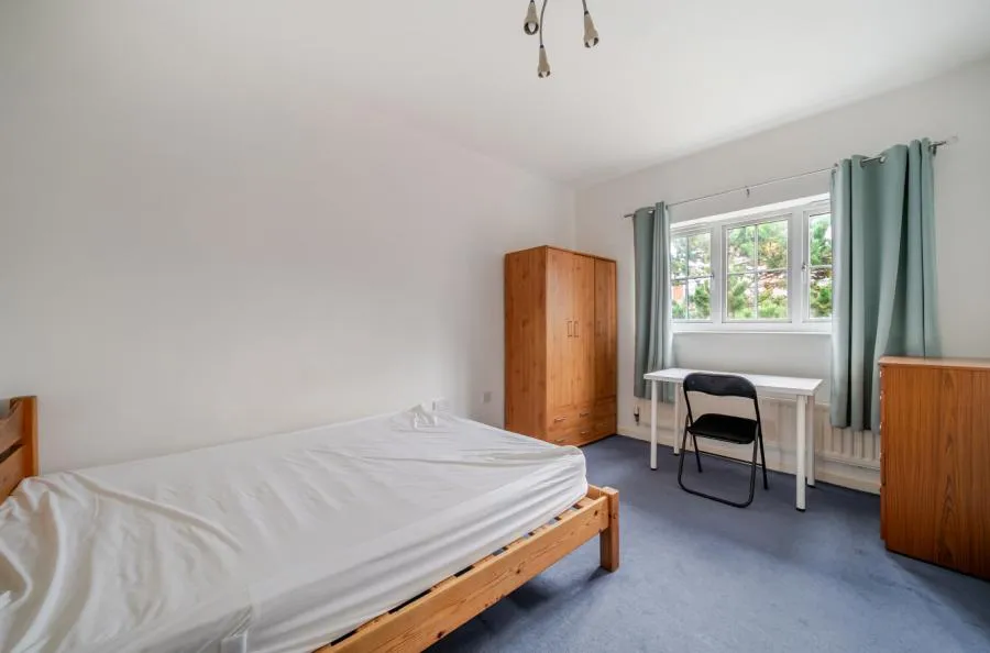 Thomas Brassey Close, Hoole, CH2, photo 8