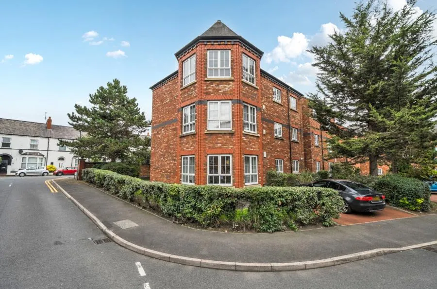 3 bed flat for sale, Thomas Brassey Close, Hoole, CH2