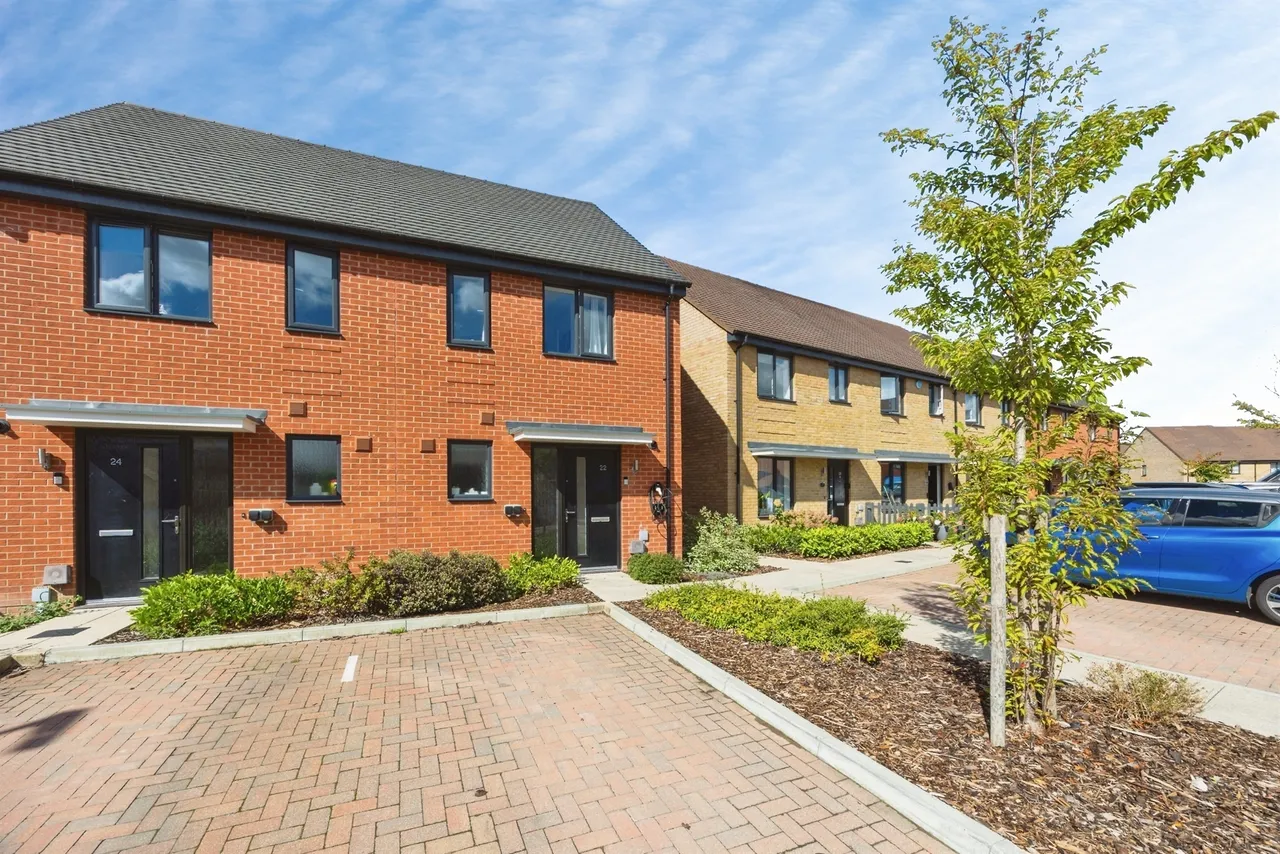 2 bed house for sale — Meadow View, Kingsnorth, Ashford