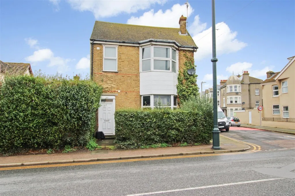 1 bed flat to rent, Sea Street, Herne Bay