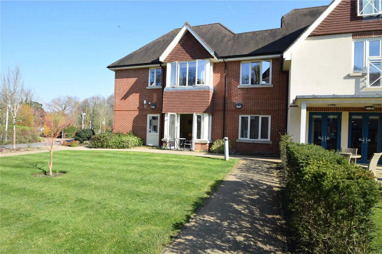 Hammond Way, Yateley, Hampshire, GU46 7AG, photo 13