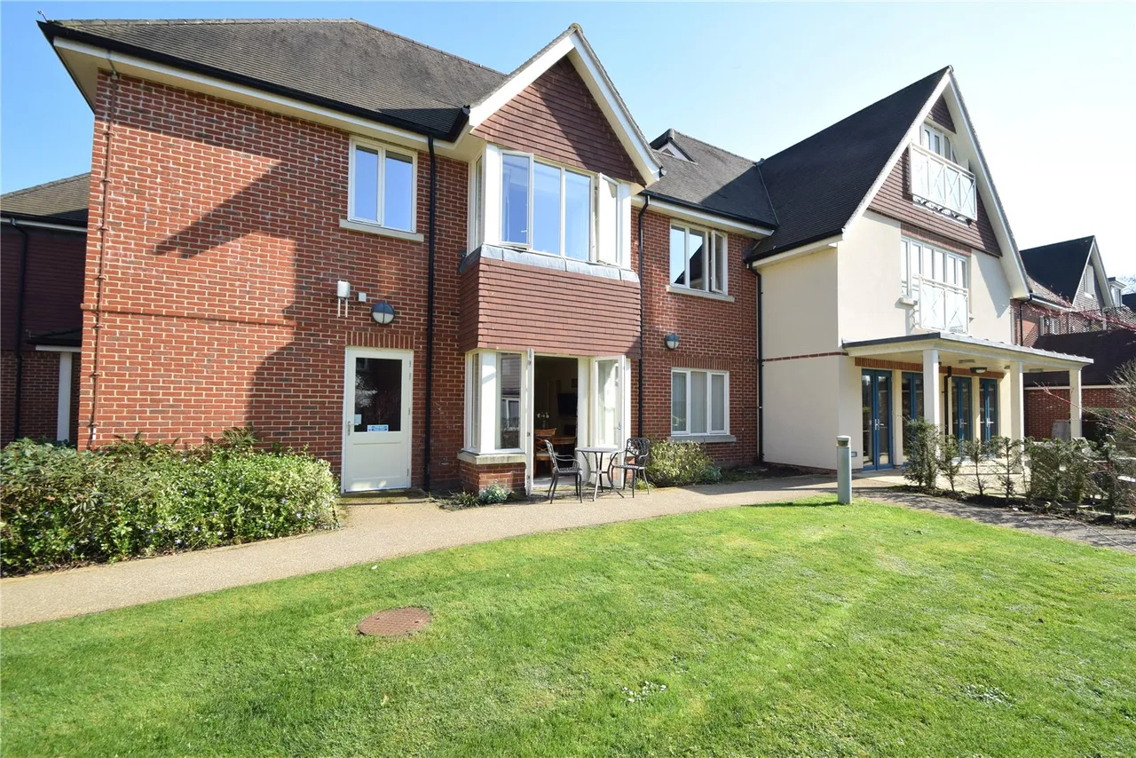Hammond Way, Yateley, Hampshire, GU46 7AG, photo 5