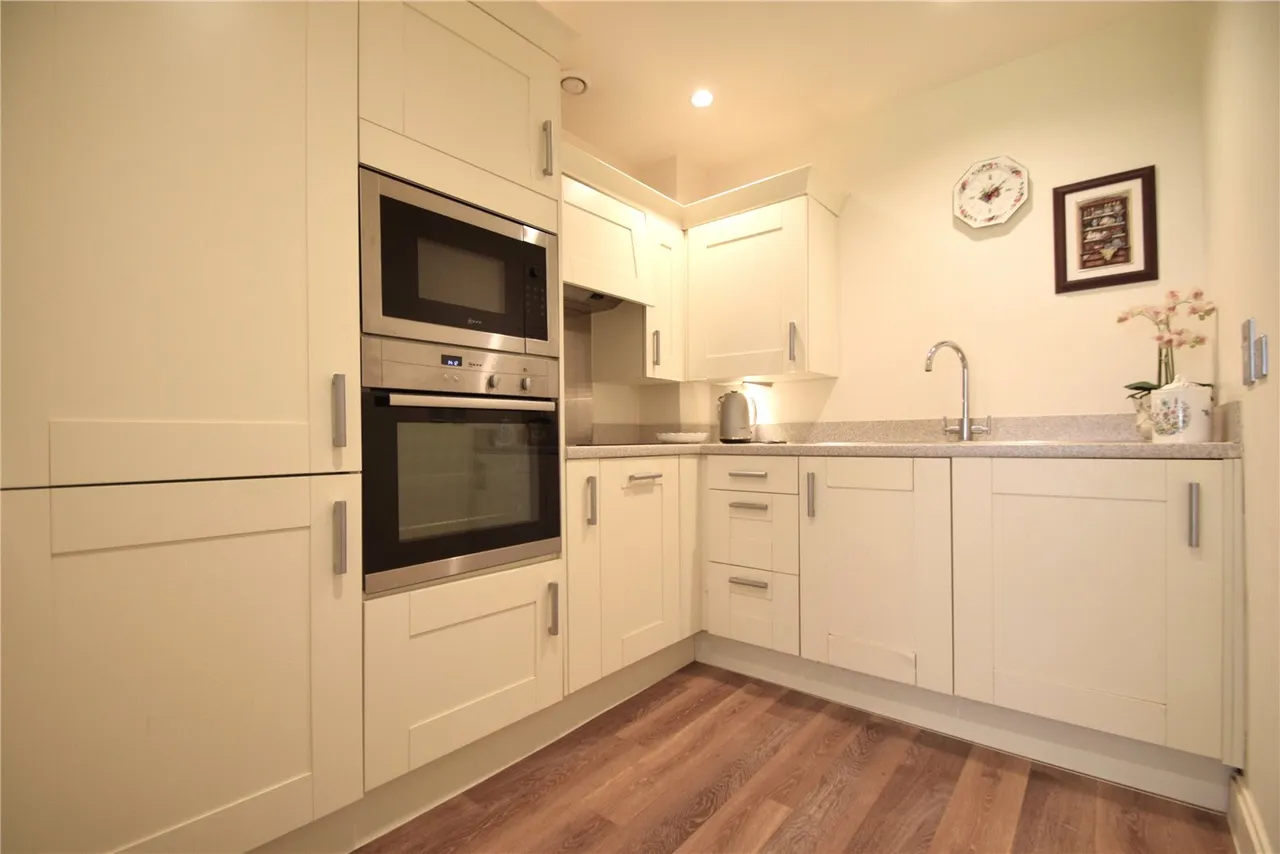 Hammond Way, Yateley, Hampshire, GU46 7AG, photo 2