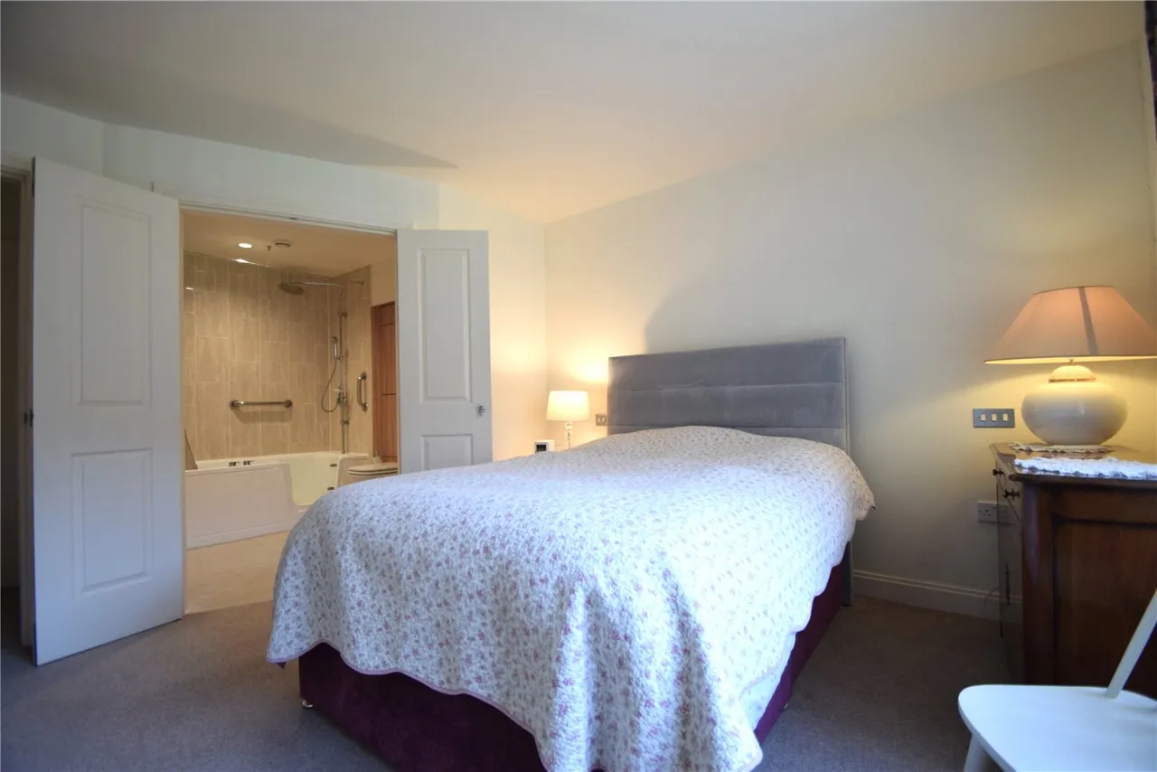 Hammond Way, Yateley, Hampshire, GU46 7AG, photo 9