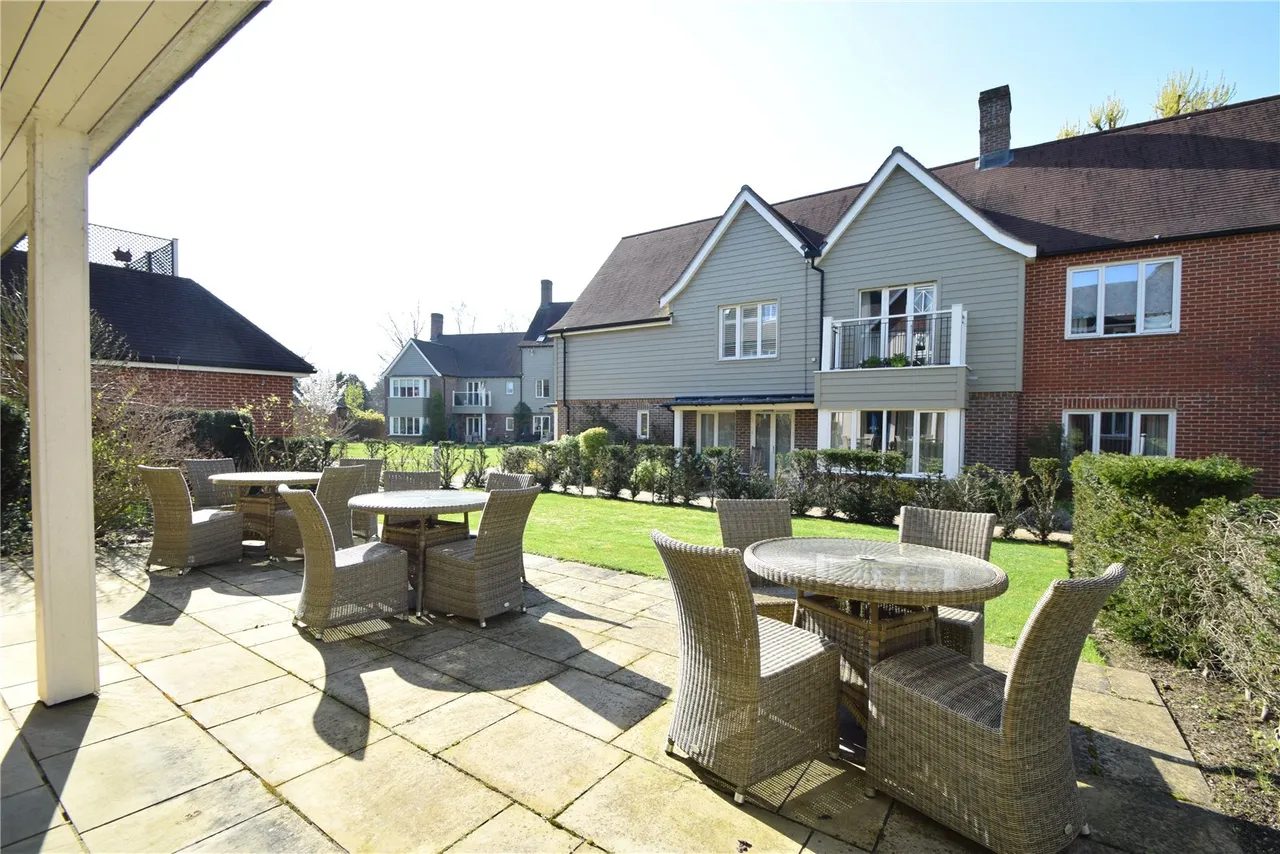 Hammond Way, Yateley, Hampshire, GU46 7AG, photo 17