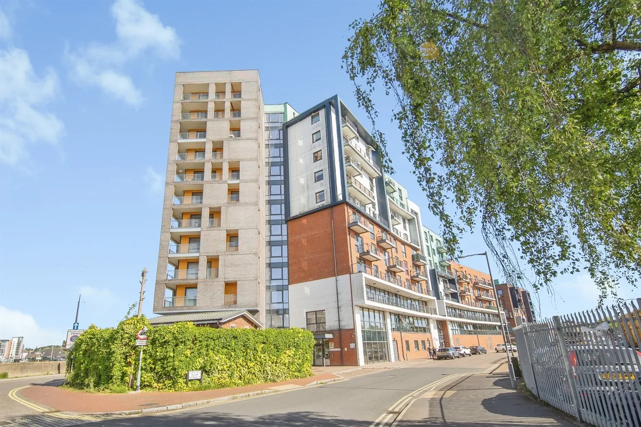 1 bed flat for sale — Great Whip Street, Ipswich