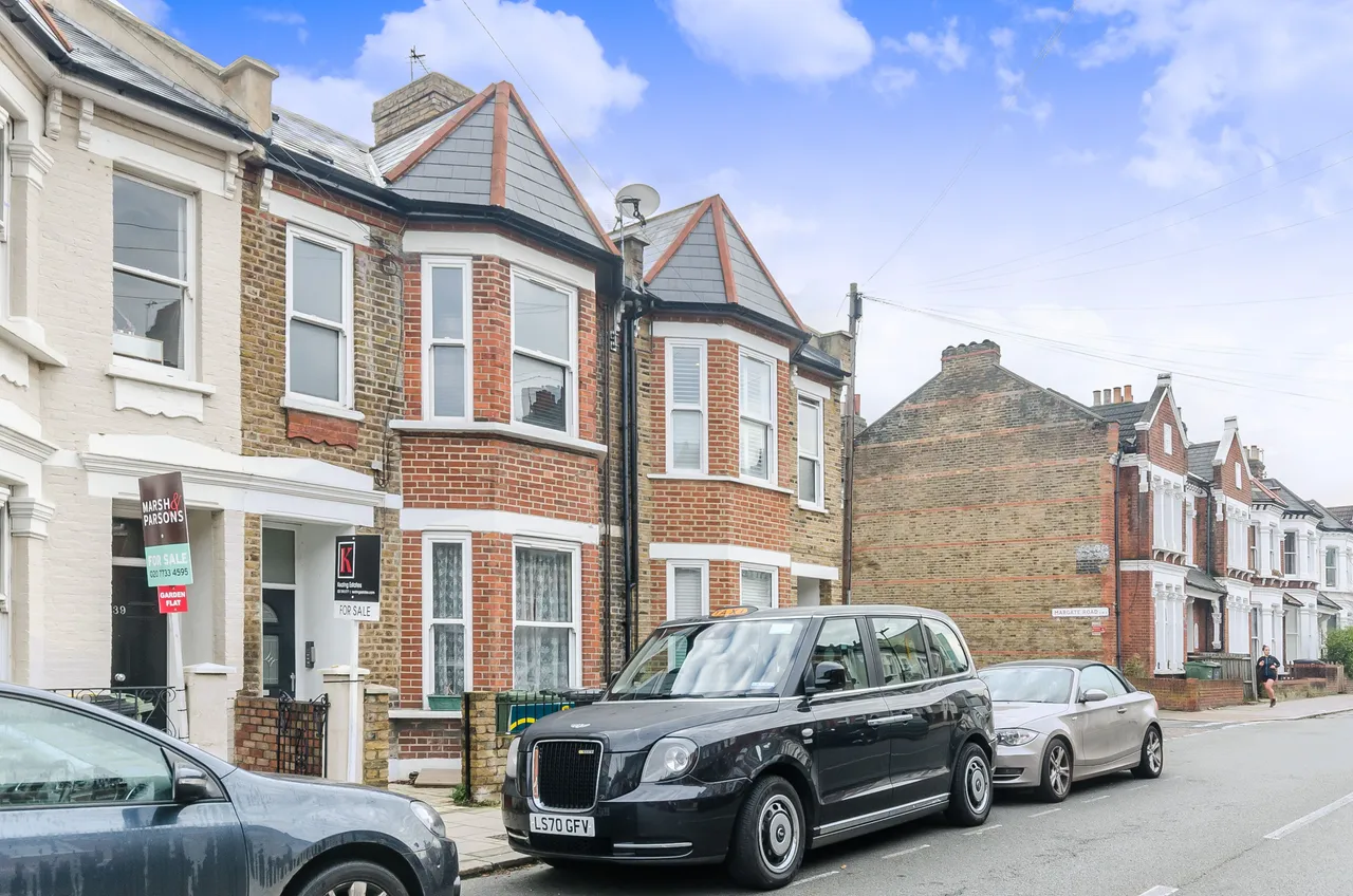2 bed flat for sale — 41b Lyham Road, London